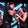 Simaria fez dueto com Luan Santana em festa: a cantora usou vestido com recortes na parte da frente