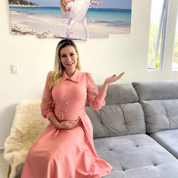 Andressa Urach protagoniza briga judicial contra a Igreja Universal