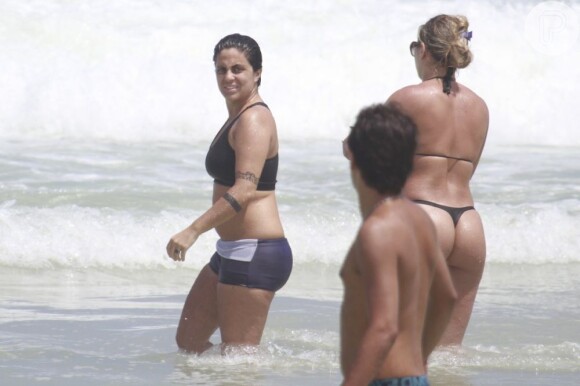Thammy Miranda é flagrada na praia da Barra da Tijuca, na zona oeste do Rio, em 16 de março de 2013