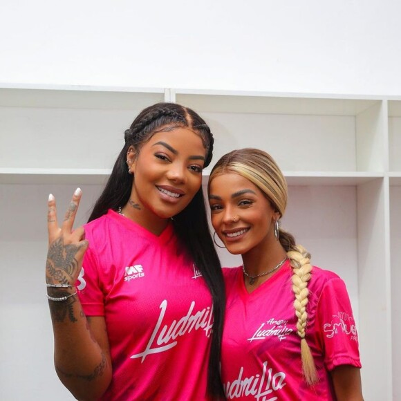 Ludmilla e Brunna Gonçalves ainda não podem aproveitar o tempo juntas pois a dançarina tem alguns compromissos com a emissora