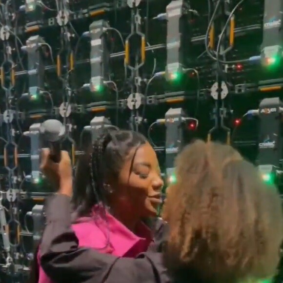 Ludmilla também compartilhou alguns momentos do reencontro com Brunna Gonçalves na web
