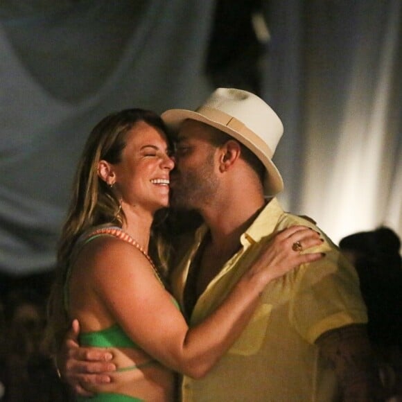 Paolla Oliveira tem sido uma figura recorrente nos shows de Diogo Nogueira