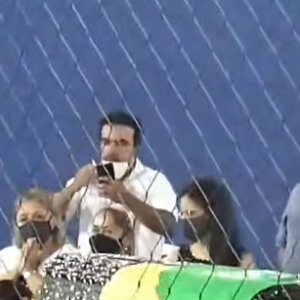 Caixão de Paulinha Abelha foi coberto com a bandeira do Sergipe