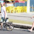 Fernanda Paes Leme e Bruno Martins são flagrados em praia do Rio de Janeiro
