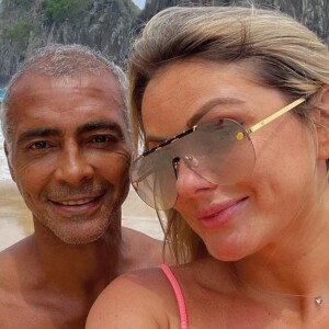 Romário curte Fernando de Noronha com a namorada, Marcelle Ceolin