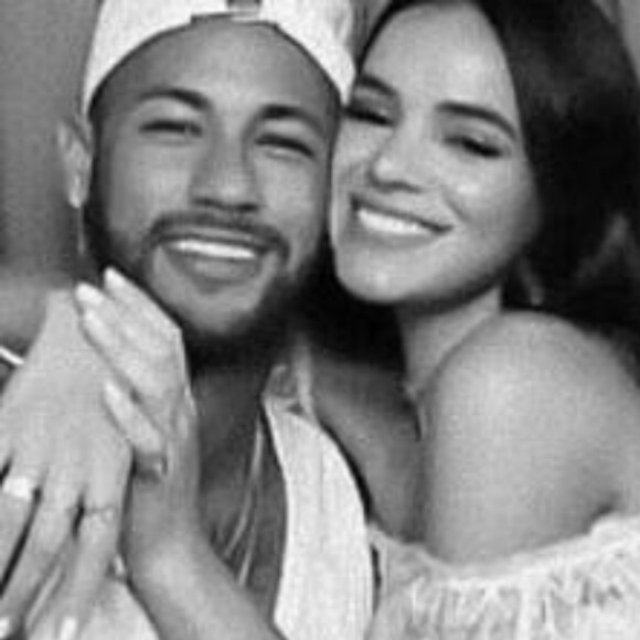 Fãs compararam Bruna Biancardi a Bruna Marquezine após Neymar Jr. assumir romance com influencer