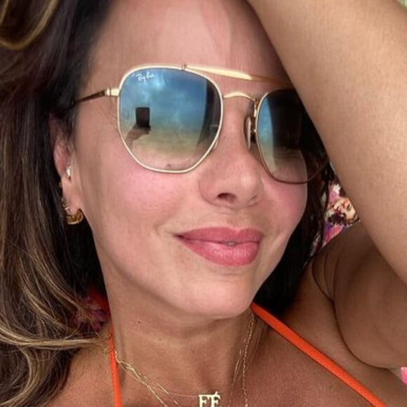 Viviane Araújo, antes de anunciar gravidez, já exibia corpo em fotos de biquíni nas redes sociais