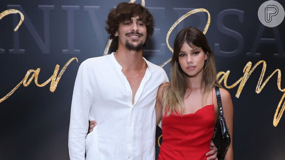 Bruna Montaleone confirma romance com cantora após surgir acompanhado em festa de promoter