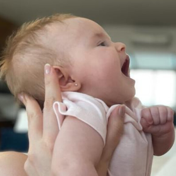 Câncer da filha de Daiana Garbin e Tiago Leifert é um tipo raro