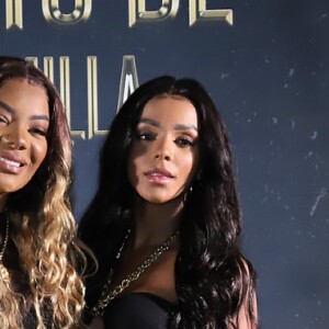 Ludmilla posa com a esposa Brunna Gonçalves em festa repleta de famosos