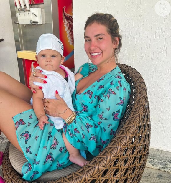 Virgínia Fonseca deu biscoito com açúcar para a filha Maria ALice, que passa por introdução alimentar, e foi julgada na internet
