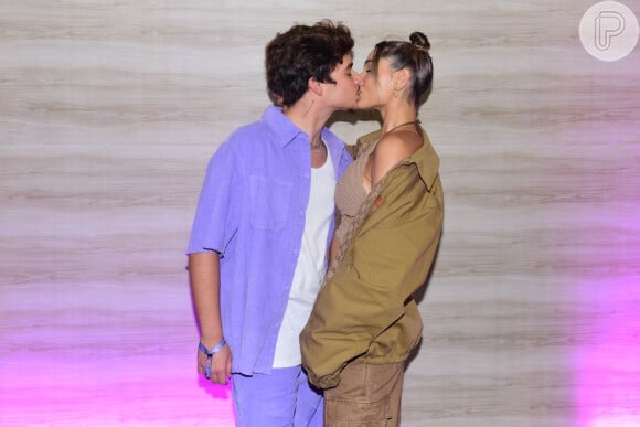 Sasha Meneghel e João Figueiredo trocaram beijo no Lollapalooza em 26 de março de 2022