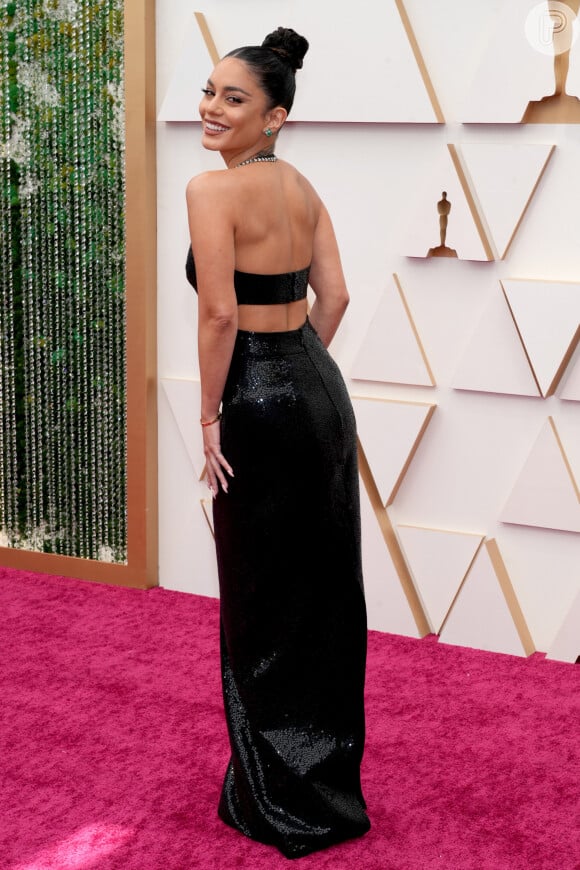 Penteados do Oscar 2022: Vanessa Hudgens escolhe coque alto e estilizado