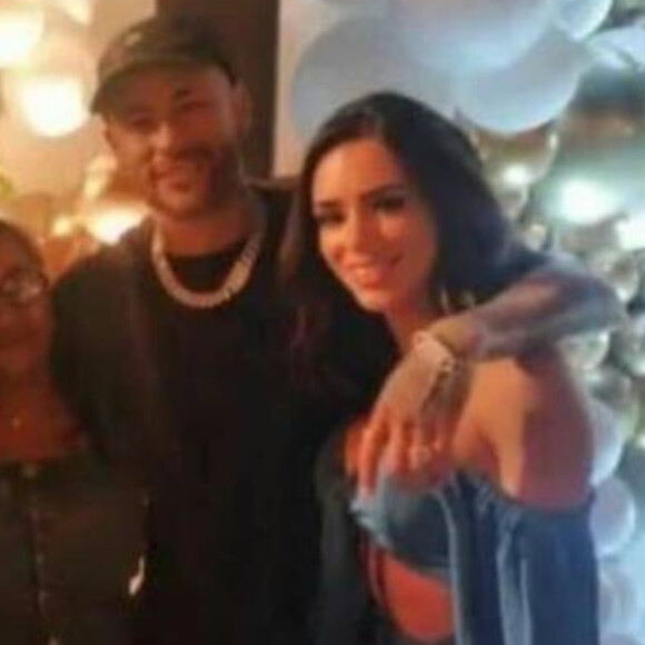 Neymar Jr. e Bruna Biancardi em Chá Revelação do bebê de Cris Guedes, amigo do jogador