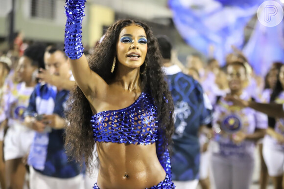 Sem o posto de musa, Brunna Gonçalves está confirmada no desfile da Beija-Flor, no dia 22 de abril