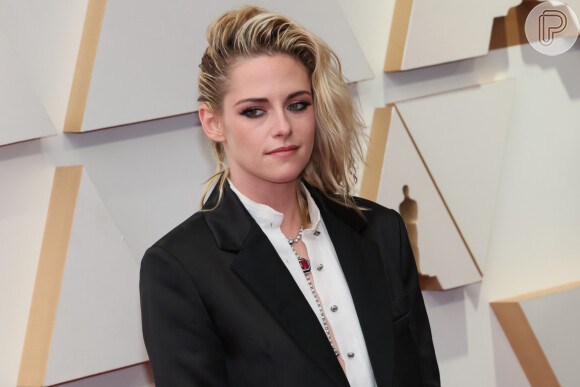 Oscar 2022: Kristen Stewart focou sua maquiagem nos olhos com uma pegada rocker