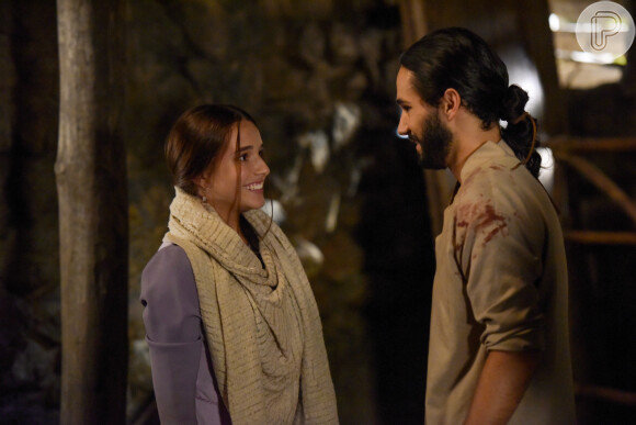 Samuel (Rafael Gevu) e Eloá (Kiria Malheiros) se reencontram, no capítulo de segunda-feira, 4 de abril de 2022 da novela 'Reis'