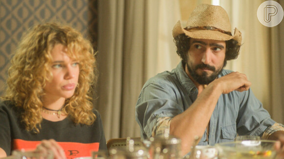 Madeleine (Bruna Linzmeyer) e José Leôncio (Renato Góes) passam a ter brigas frequentes na novela 'Pantanal'