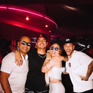 Na última semana, Rafaella Santos comemorou o aniversário ao lado de Gabriel Medina e Neymar