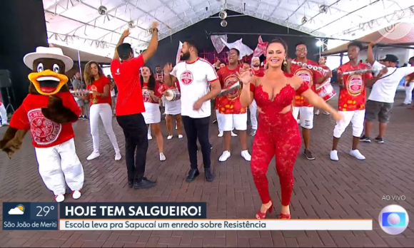 Grávida, Viviane Araujo está mais contida, mas ainda deu show de samba no pé!