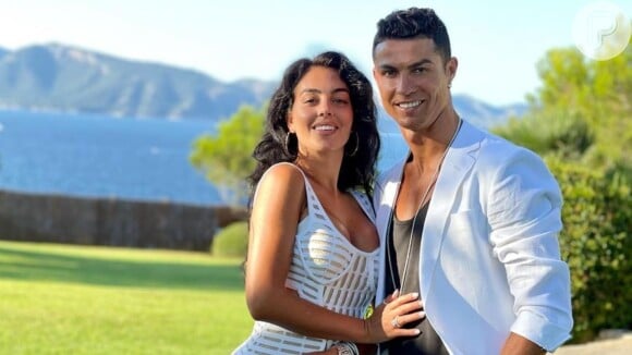 Cristiano Ronaldo dá mesada cheia à Georgina Rodríguez