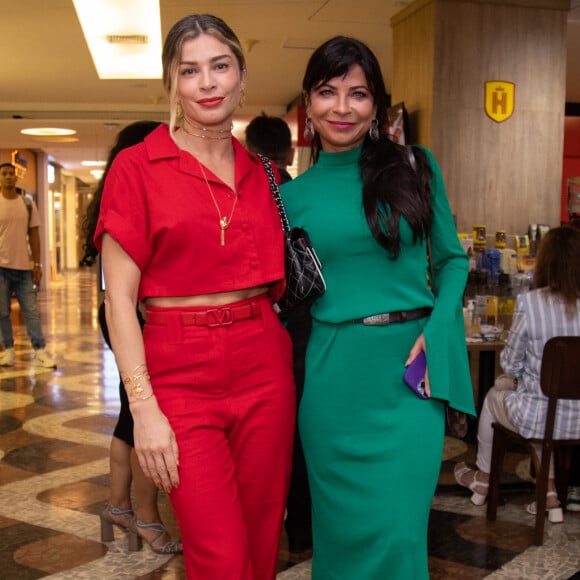 Look de Grazi Massafera: atriz apostou no vermelho, com batom combinando e tudo