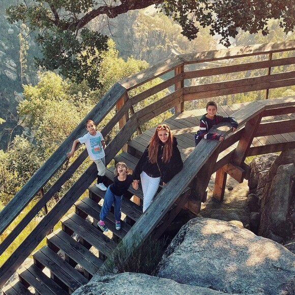 Cintia Dicker falou sobre sua relação com os filhos de Pedro Scooby e da atriz Luana Piovani