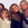 Foto de Grazi Massafera, Cauã Reymond e Mariana Goldfarb com Sofia recebeu diversos elogios nas redes sociais