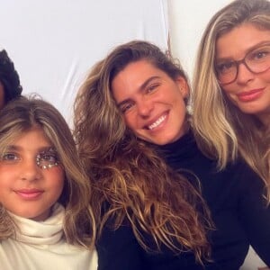 Foto de Grazi Massafera, Cauã Reymond e Mariana Goldfarb com Sofia recebeu diversos elogios nas redes sociais