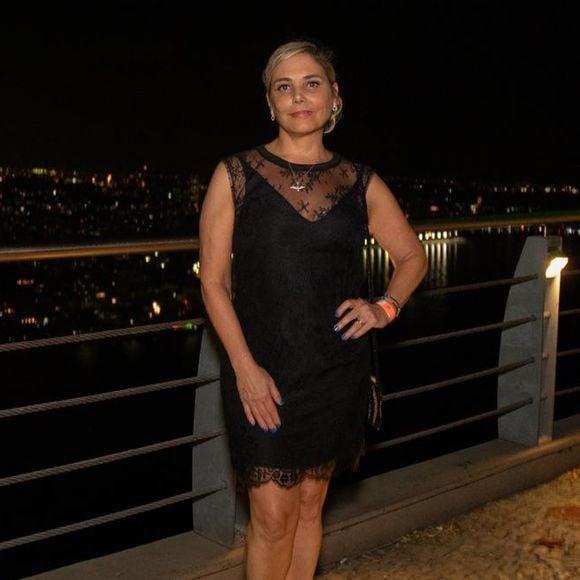 Heloísa Périssé marcou presença na festa de aniversário de Paolla Oliveira