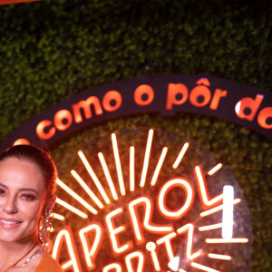 Paolla Oliveira elege look sexy para comemorar os 40 anos