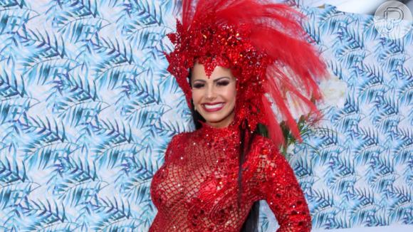Viviane Araujo é rainha de Bateria do Salgueiro desde 2008 e se tornou uma das personalidades mais prestigiadas no Carnaval carioca