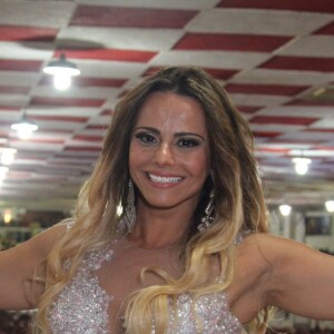 Viviane Araujo confessa que já pensa em um aposentadoria do Carnaval, mas tranquiliza: 'Ainda não tenho uma data'