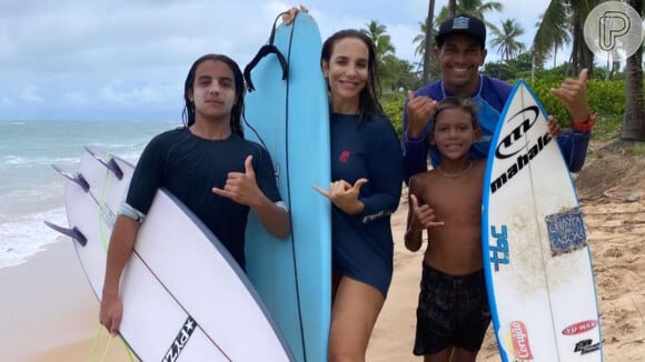 Ivete Sangalo curtiu dia de surfe com o filho mais velho, Marcelo