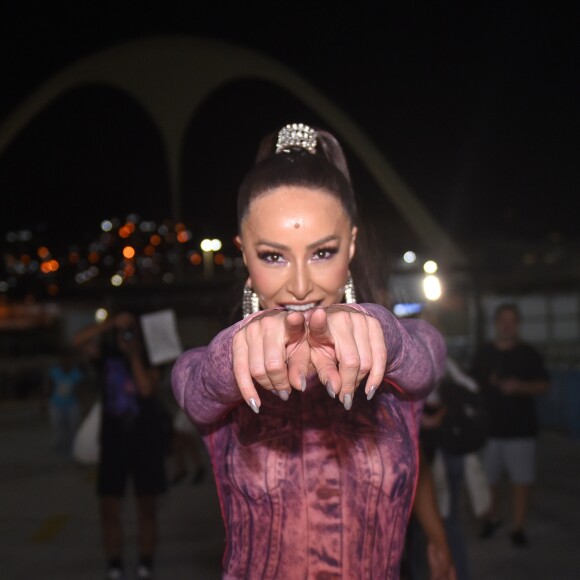 Grávida de Zoe, Sabrina Sato precisou ficar um mês de repouso absoluto em uma cama de hospital para garantir a saúde da bebê