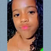Morre menina de 11 anos imprensada por carro alegórico no RJ após mais de 1 dia de internação