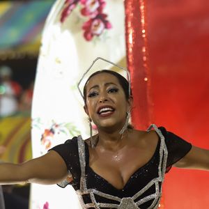 Samantha Schmutz foi uma das amigas de Paulo Gustavo convidadas para o desfile da São Clemente