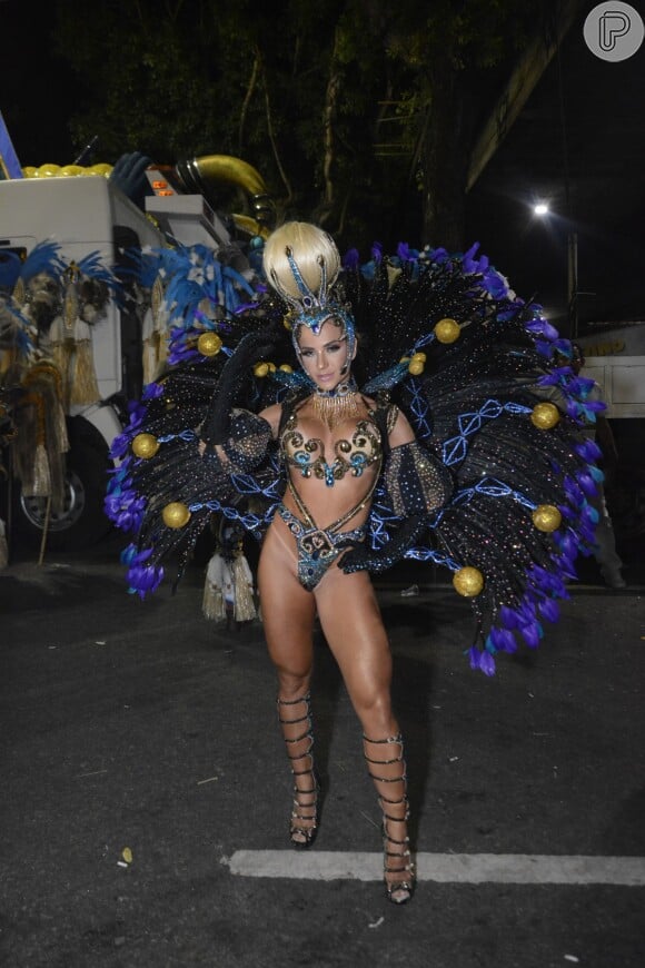 Gabi Martins estreou no Carnaval do Rio como musa da Vila Isabel