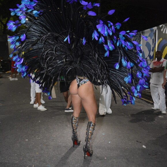 Gabi Martins emagreceu cerca de 4 kg para desfilar no Carnaval 2022