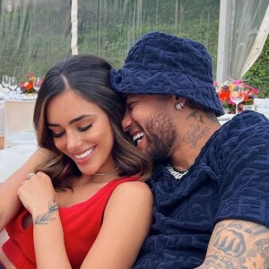 Neymar e a namorada, Bruna Biancardi, estão juntos desde agosto de 2021