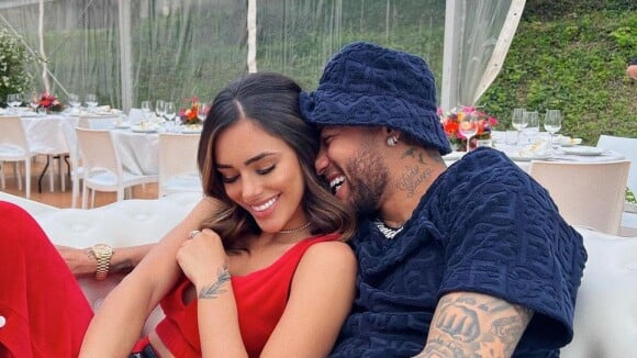 Bruna Biancardi posta foto romântica com Neymar e valor do look do jogador impressiona. Descubra!