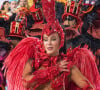 Paolla Oliveira usou fantasia de tule para desfilar como rainhda de bateria no carnaval do Rio