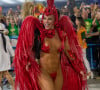 Paoalla Oliveira não usou tapa-sexo em desfile como rainha de bateria da Grande Rio