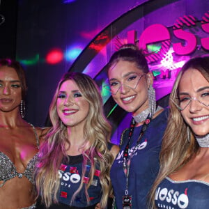 Virgínia Fonseca foi a camarote da Sapucaí no Rio de Janeiro no sábado do carnaval 2022 em abril