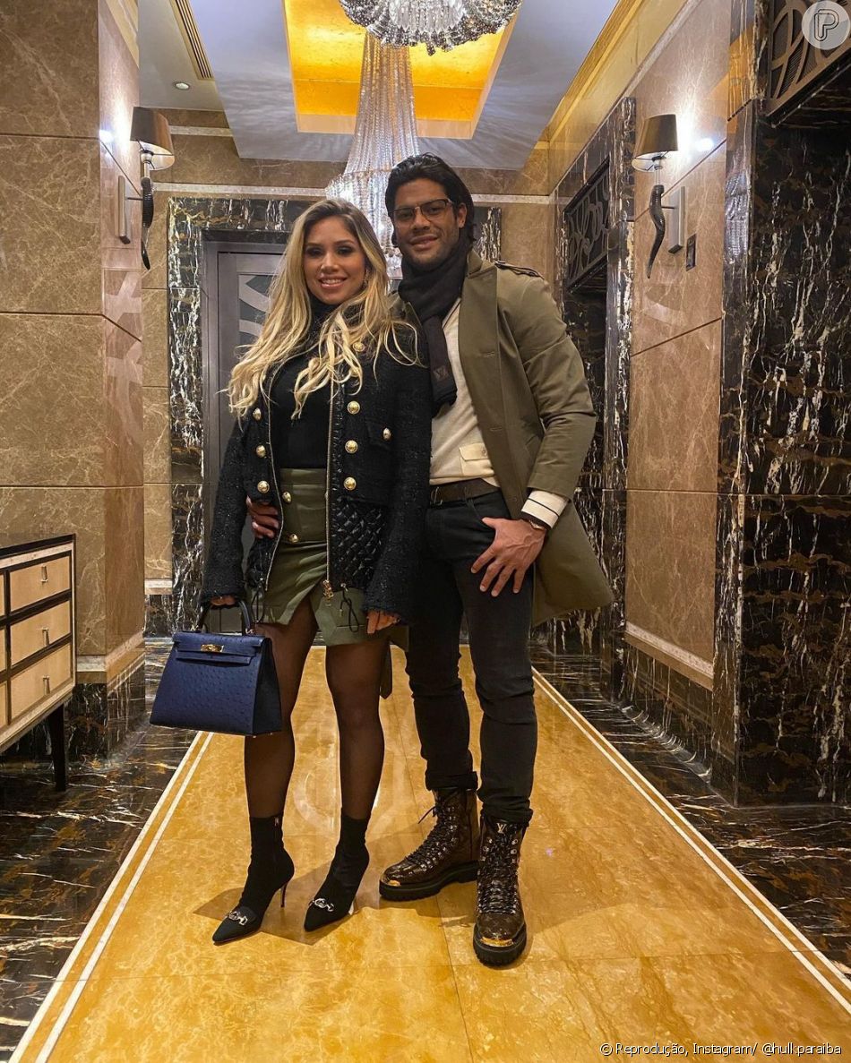 'Agradecer por estar sempre ao meu lado', escreveu Hulk em homenagem a Camila Ângelo