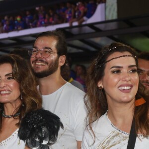 Fátima Bernardes e Túlio Gadêlha conferiram o desfile das Campeãs