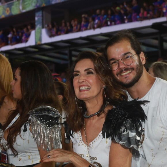 Fátima Bernardes curtiu a folia coladinha em Túlio Gadêlha