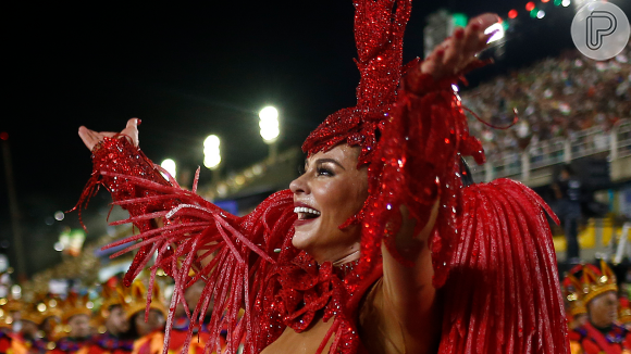 Paolla Oliveira brilhou como Rainha de Bateria da Grande Rio, escola de samba que se consagrou como a grande campeã do Carnaval 2022 no Rio de Janeiro