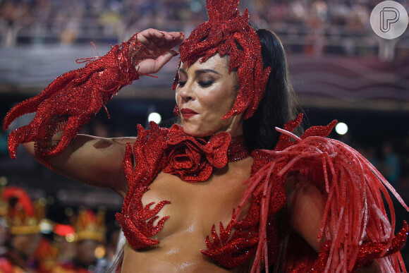 Paolla Oliveira na Grande Rio: 'Por mim, eu fico. Eu amo Carnaval, amo estar aqui, independente de qualquer coisa', disse a atriz, ao G1