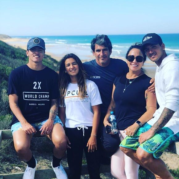 Simone Medina não consegue manter contato com Gabriel Medina